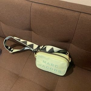 Marc Jacobs never used side bag.